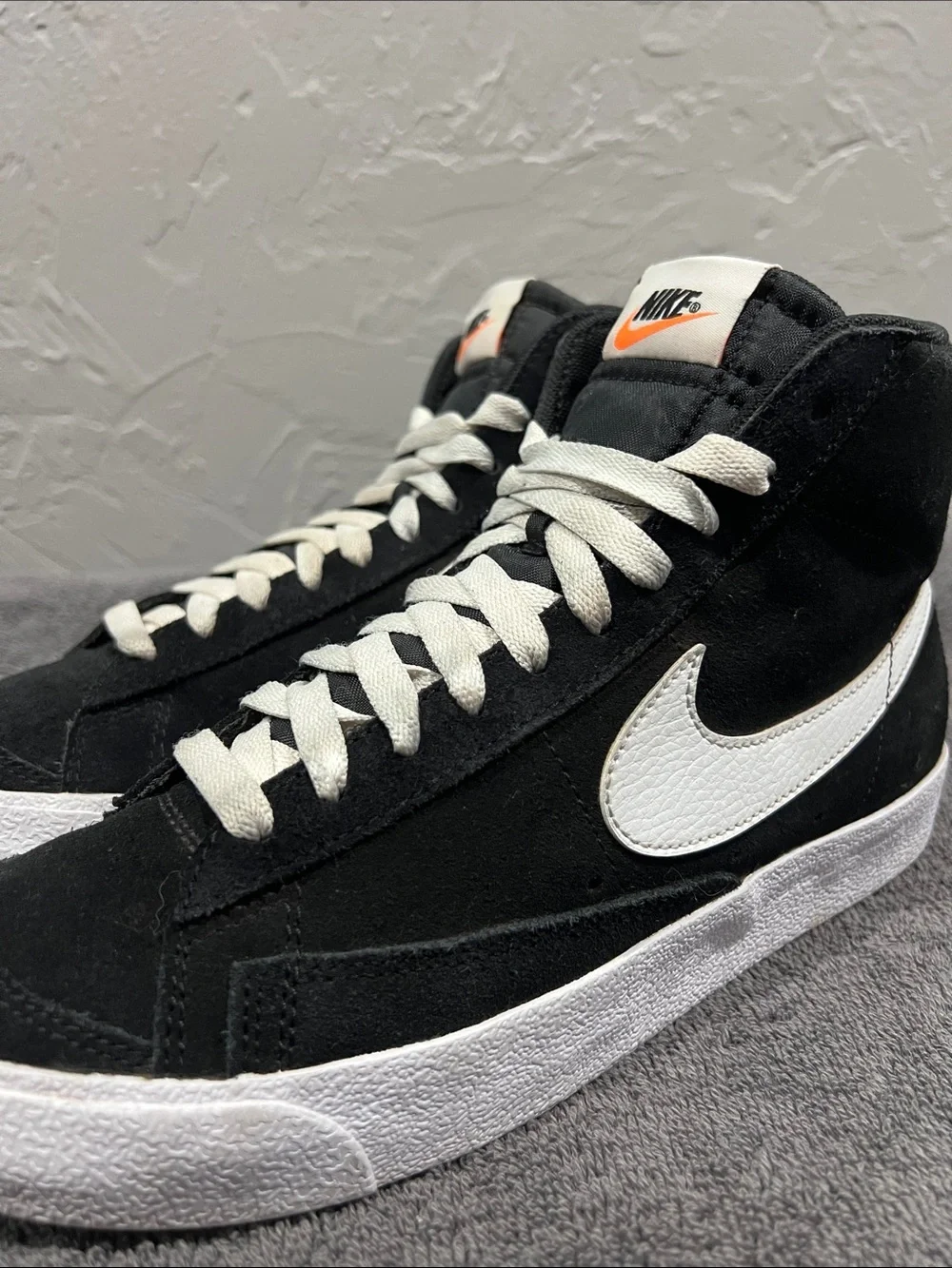🔥 NIKE Blazer Mid 77 Vintage Black Suede/White Mid Sneakers Big Kids 6.5Y - EUC